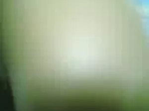 Fille lèche l’anus du gars et laisse se faire foutre dans un petit cul