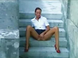 La soeur Raunch avec un cul appétissant baise avec son frère
