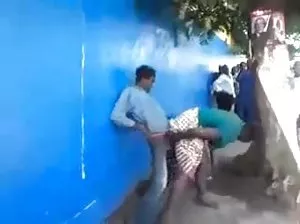 Futanari avec énorme seins pousses vidéo à la maison avec sa copine