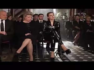 Mince libertin arrangé un jeu de rôle pour sa petite amie lubrique