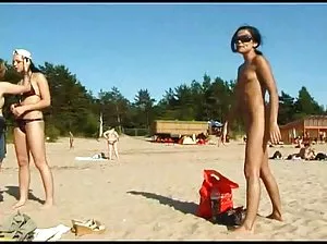Un sitty Julian prend une queue à un homme