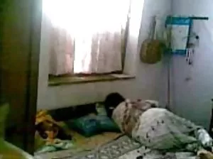 L’amant persistant a trouvé une nana sur le plancher