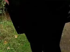 L’homme a accidentellement fini dans le vagin de la blonde