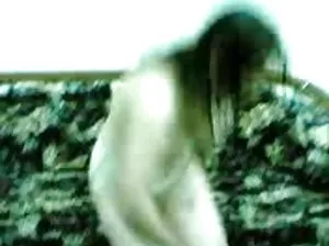 Homme riche baise bébé sans seins