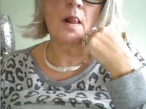Fille-Joker beauté baisée sur le programme complet