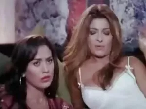 Fils a vu maman se masturber et voulait l’aider