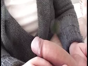 La blonde excitante a fait un meither et a obtenu le sperme dans sa bouche