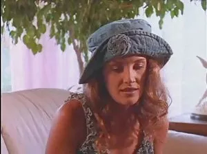 Copines sont excités et engagés dans le sexe lesbienne passionnée