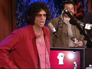 Brunes chaudes engagées dans le sexe lesbien
