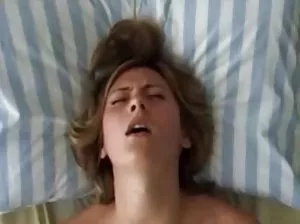 À une fête porno, les étudiants baisée poussins