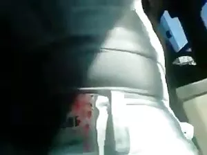 Fille ivre de papa revenant du Club