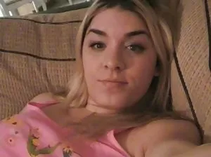 Caméra cachée dans la chambre à coucher filmé le sexe du couple russe