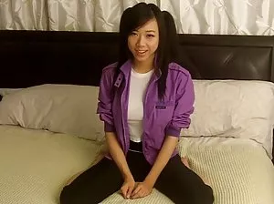 Blonde a montré hors Curvy charmes dans le chat vidéo