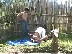 Beau-père baise beau-fils dans le cul après un meita