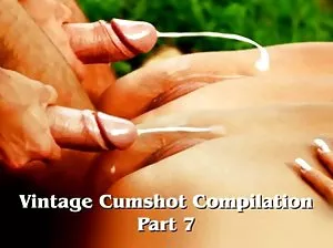 Le gars fait un massage érotique à sa copine