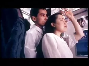 Soeur et frère baisent dans sa chambre pour la première fois