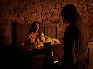 Une jeune fille baise avec un homme expérimenté et fait de lui un mealet