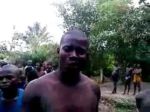 Devaha prend un bain avec son amant