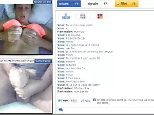 Dans le porno russe, une fille en bas déchirer l’ensemble