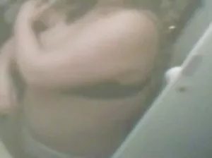 Une femme gynécologue baisée son premier patient avec un Strap-on