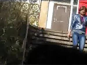Trois russe les gars baisée une mature femme
