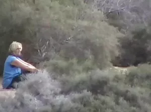Sexy bébé se branle avec un guerrier chatte