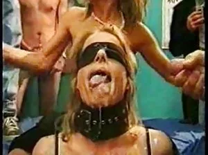 Une foule de mecs baisée une russe fille