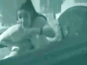 Noir mec avec grand membre de fard filles