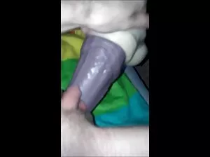 Brunette dans de beaux bas baisée dans un point